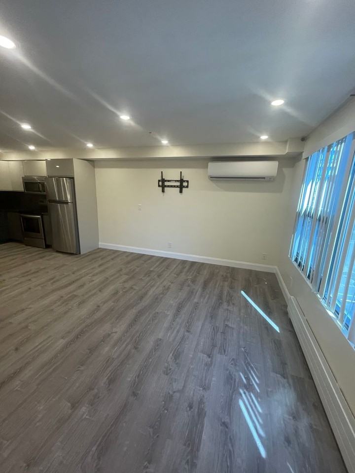 1046 Commonwealth Ave - Photo 5 of 5