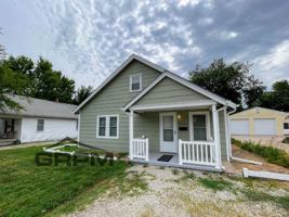 featured image of 1002 N Grimes St
