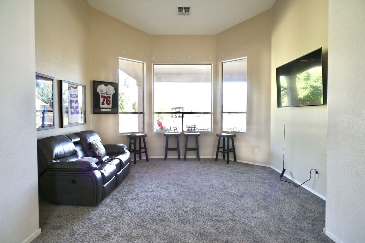 4683 S Oleander Dr - Photo 6 of 36