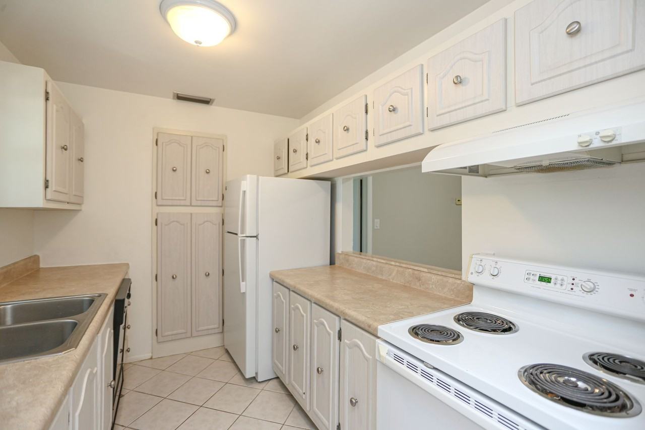 221 Cypress Way E #201 - Photo 4 of 29