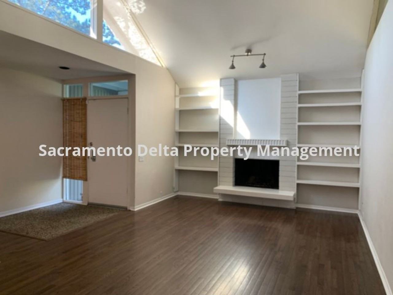 4965 Clear Cir - Photo 2 of 10