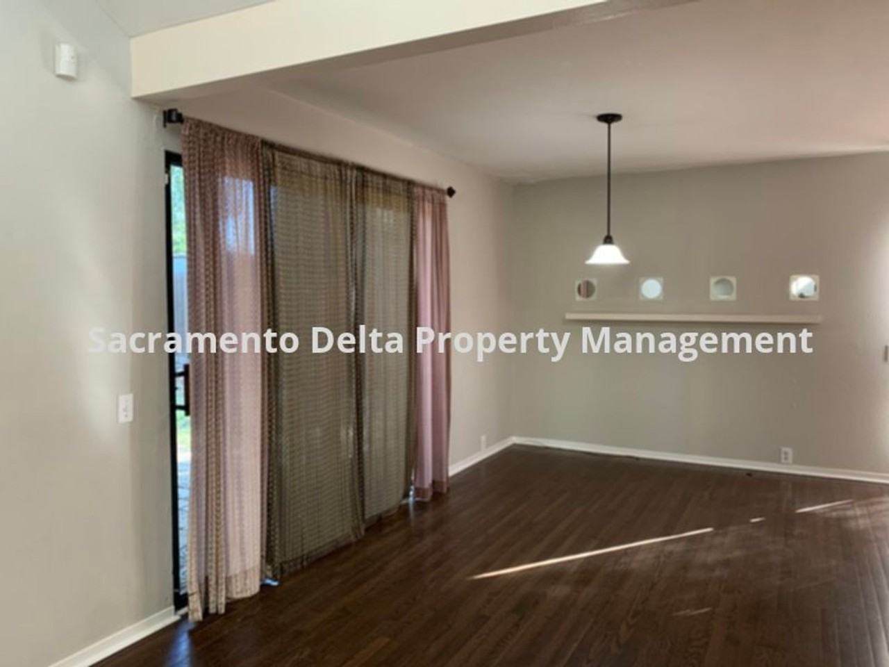 4965 Clear Cir - Photo 3 of 10