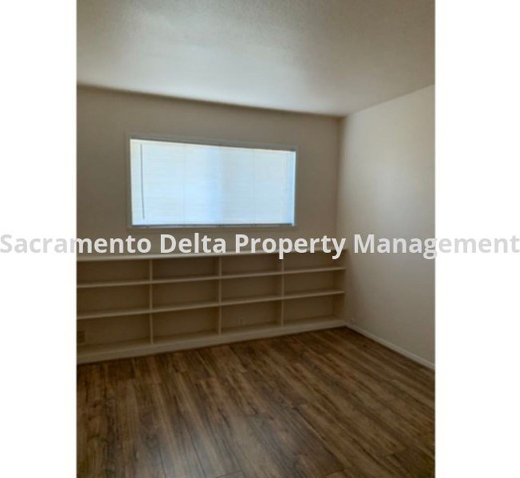 4965 Clear Cir - Photo 5 of 10