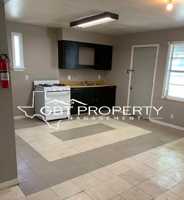 featured image of 516 W Avenue B