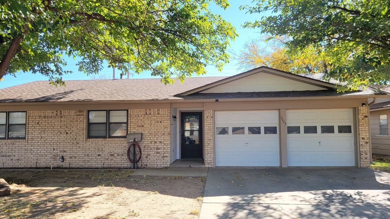 5403 49th St - Photo 3 of 27