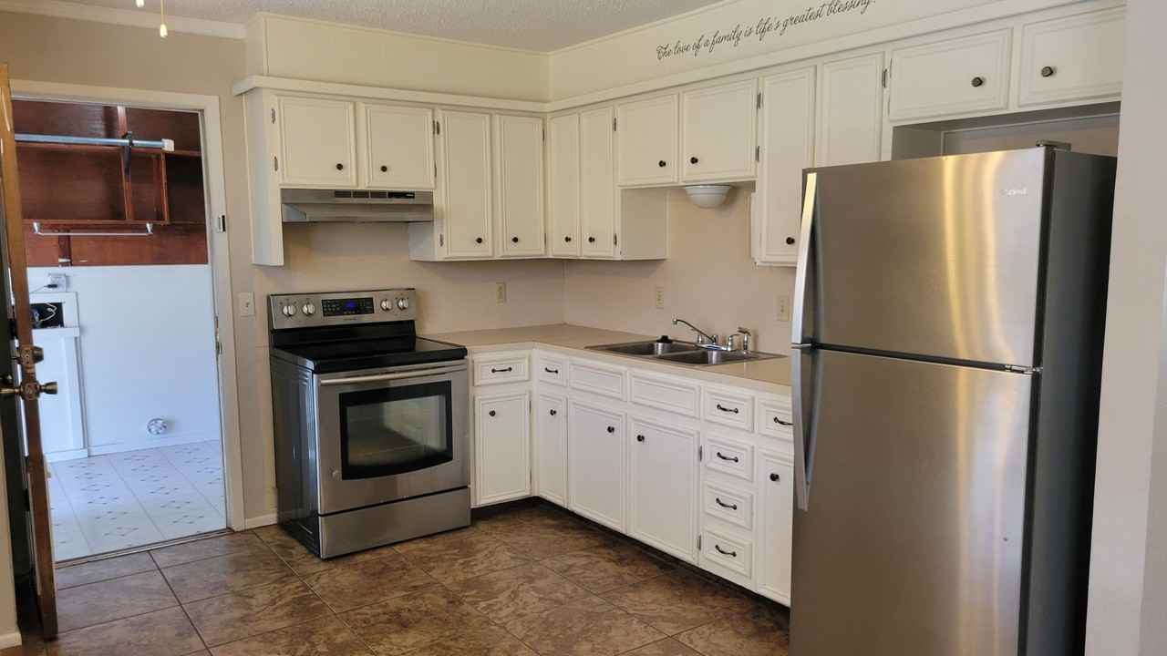 5403 49th St - Photo 6 of 27