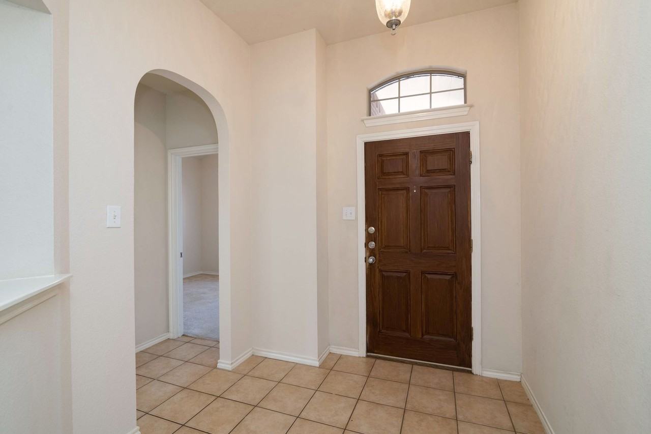10112 Bull Run - Photo 2 of 21