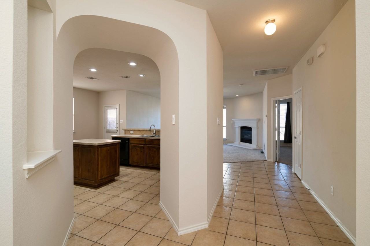 10112 Bull Run - Photo 3 of 21
