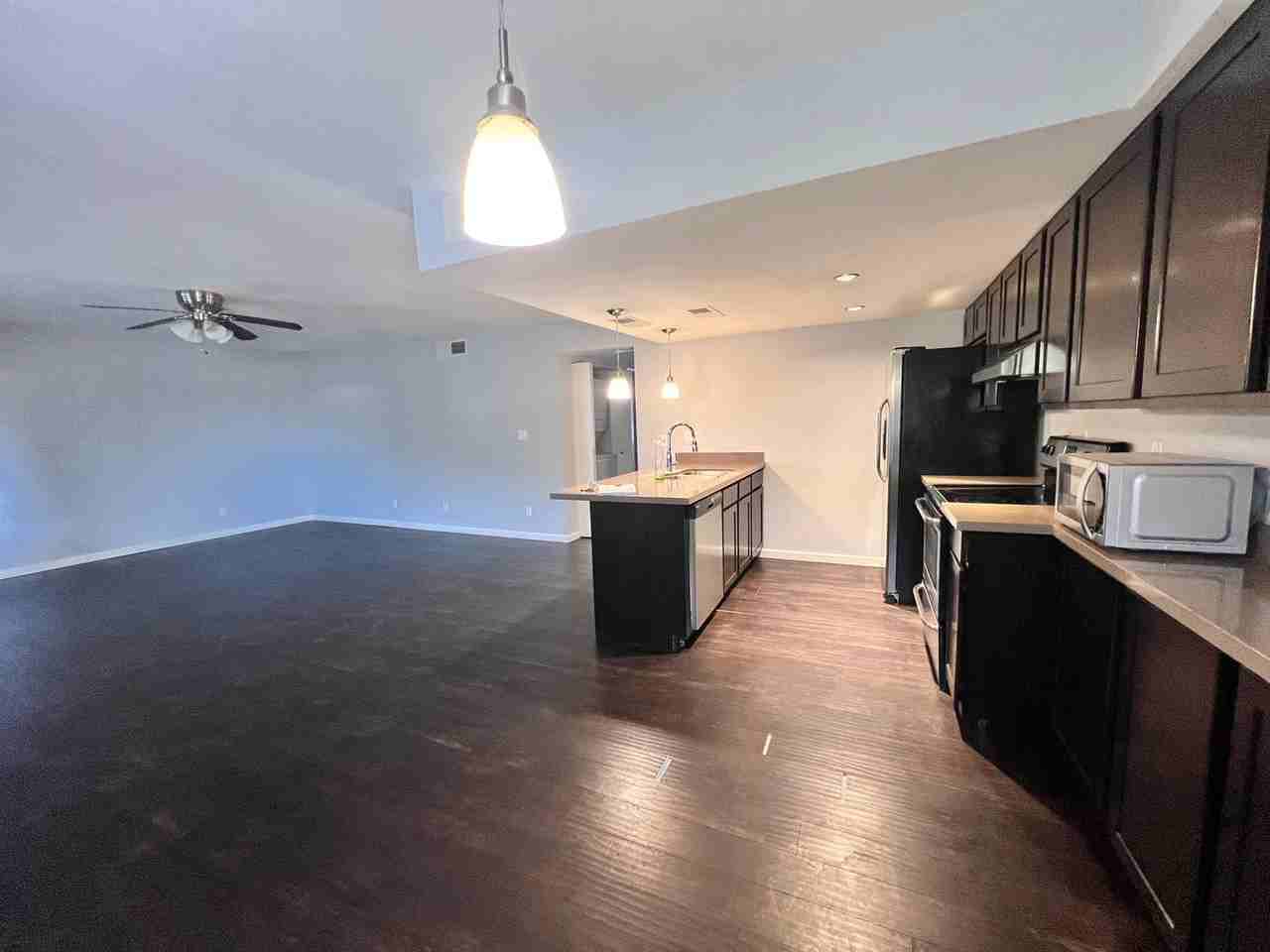 1249 N Granite Reef Rd - Photo 2 of 15