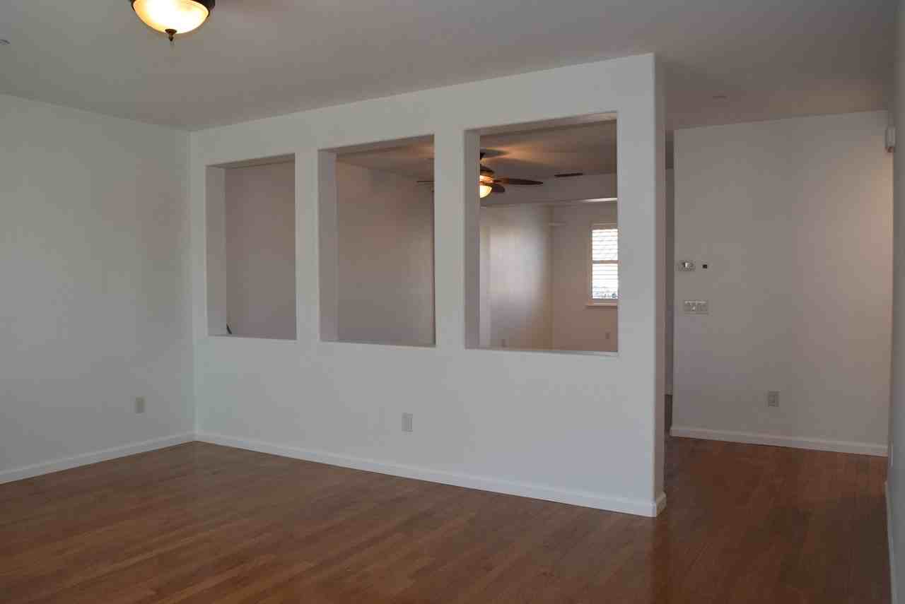 3065 Parkham Dr - Photo 4 of 20