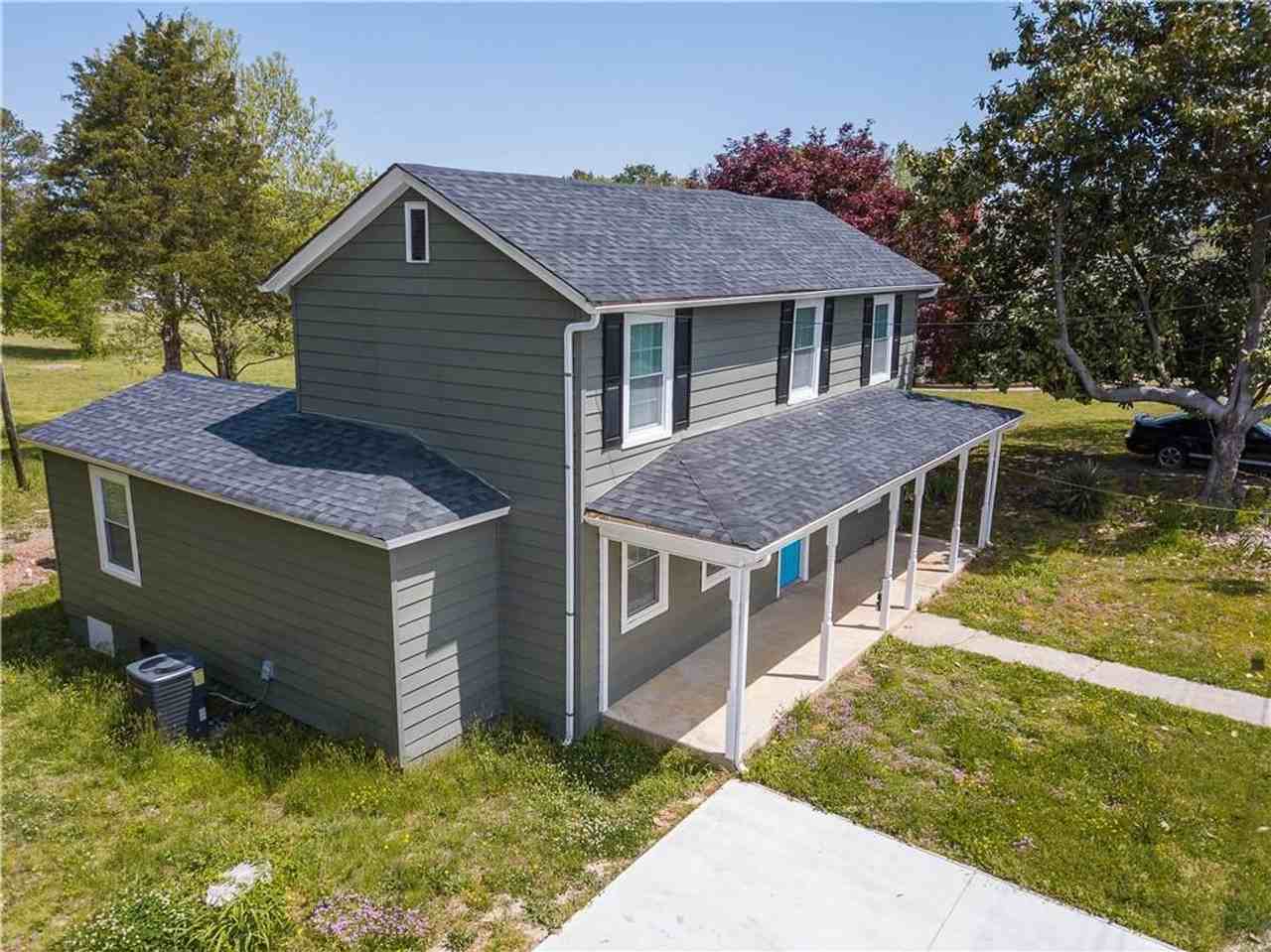 6628 Johnston St - Photo 2 of 37