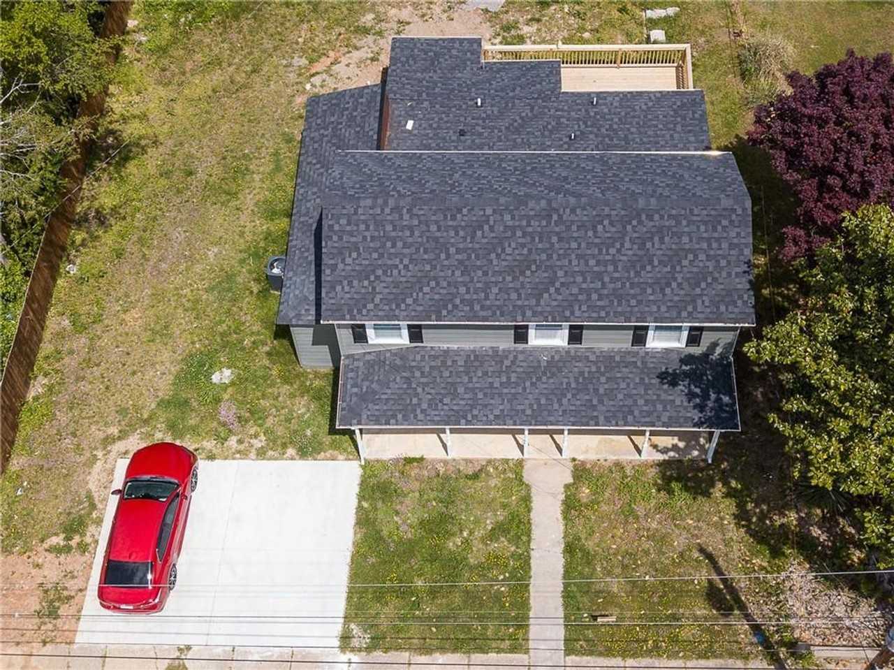 6628 Johnston St - Photo 3 of 37