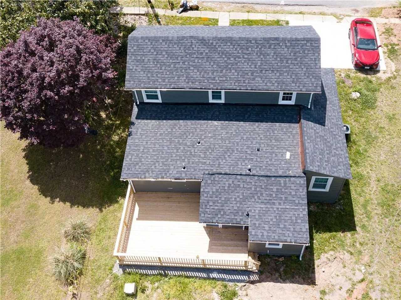 6628 Johnston St - Photo 4 of 37