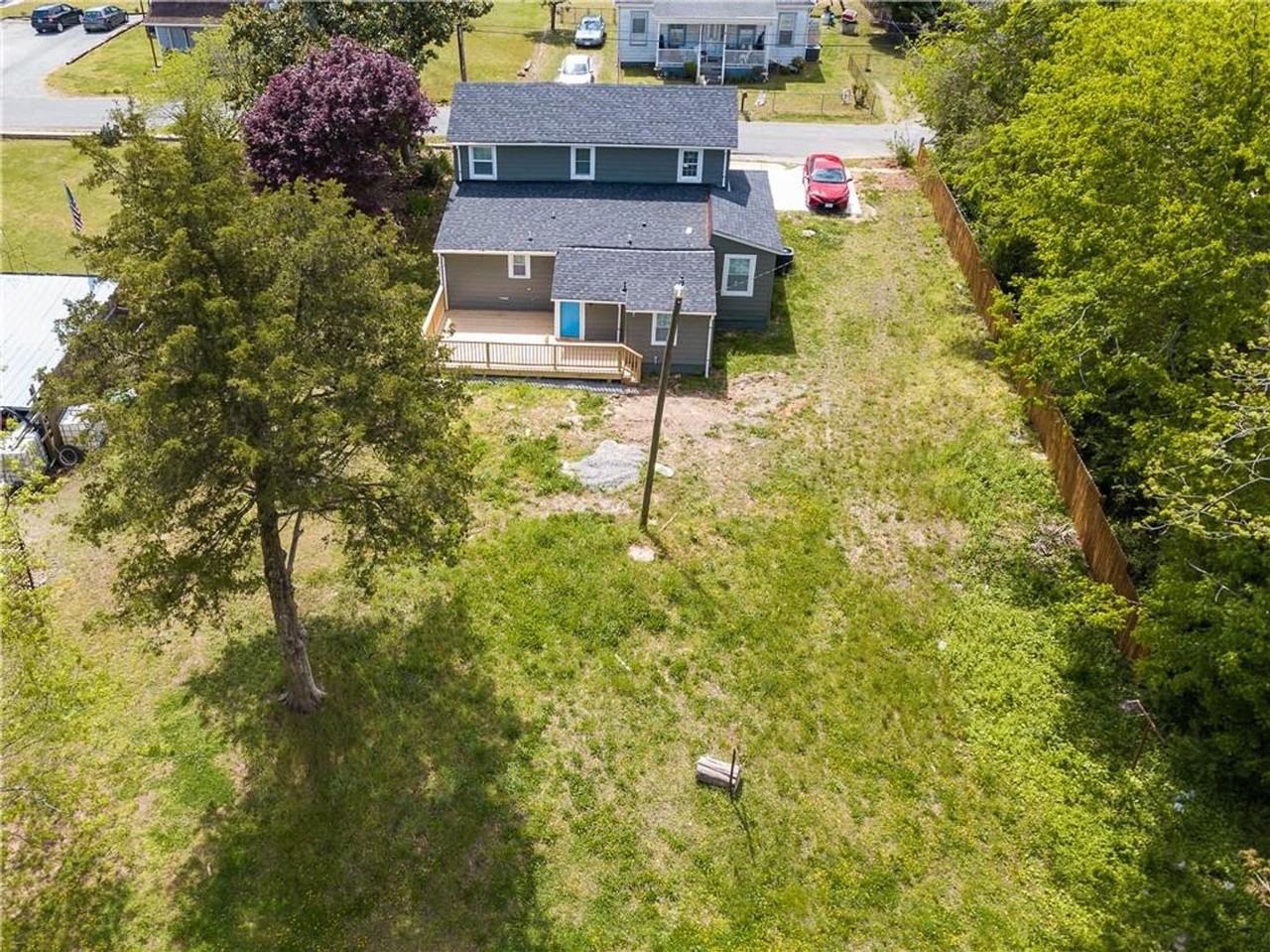 6628 Johnston St - Photo 6 of 37