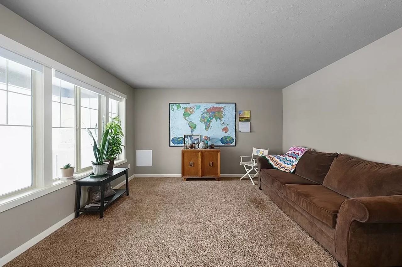 205 S Molly Mitchell Dr - Photo 2 of 20