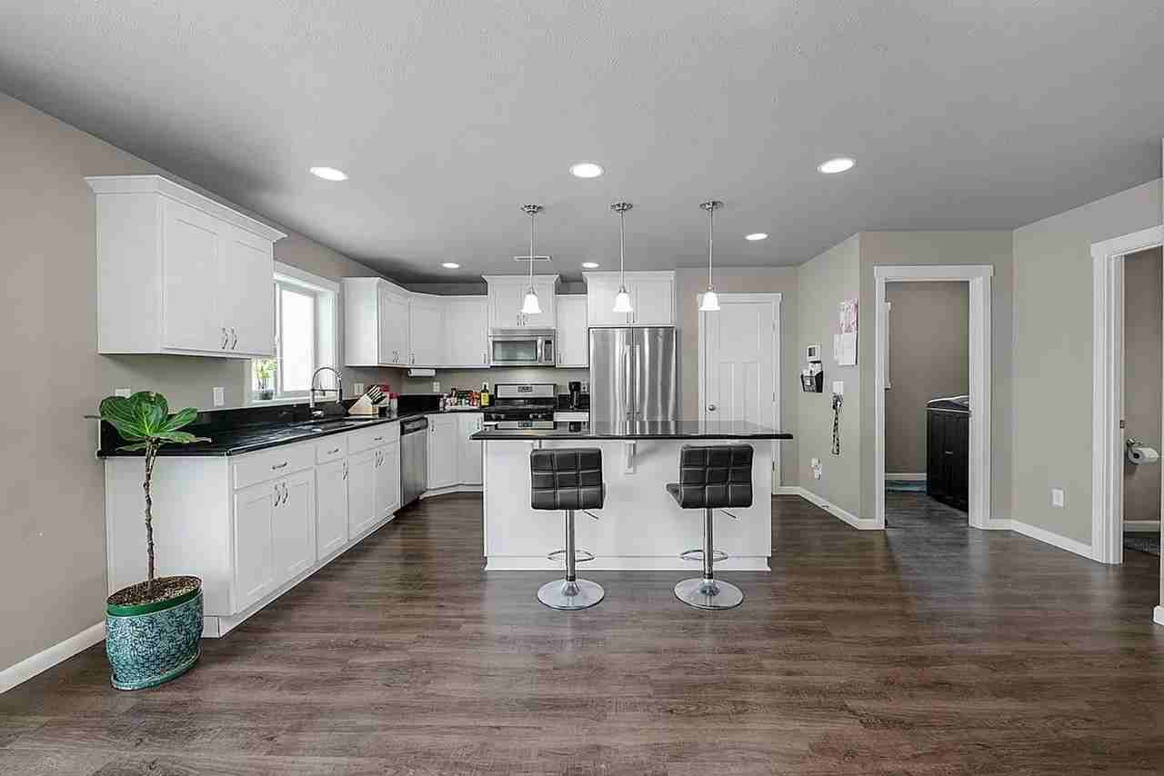 205 S Molly Mitchell Dr - Photo 5 of 20