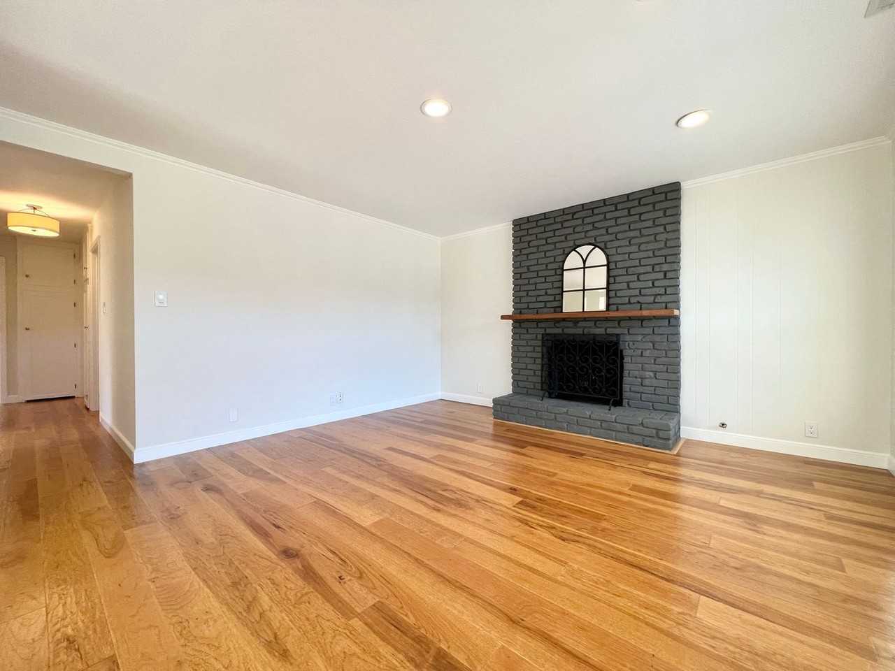 1411 Serra Dr - Photo 4 of 50