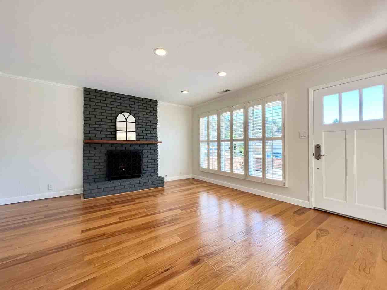 1411 Serra Dr - Photo 5 of 50