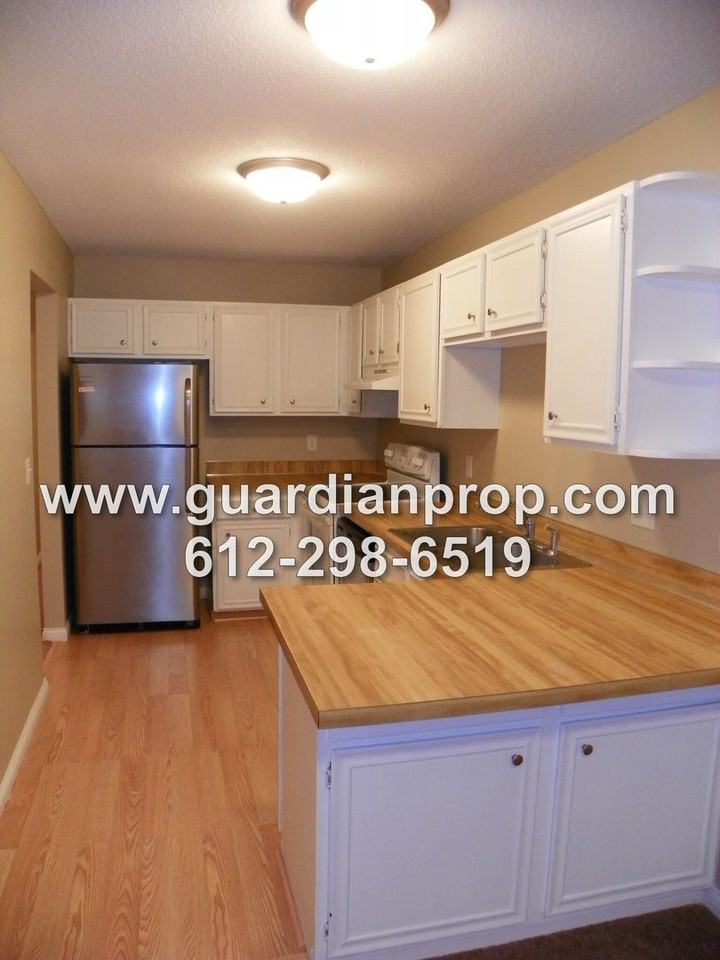 6852 Macbeth Cir - Photo 5 of 15