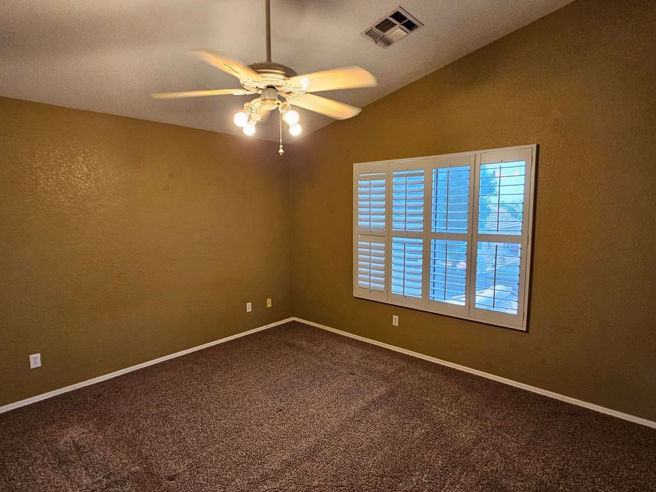 9159 W Sandra Ter - Photo 5 of 14