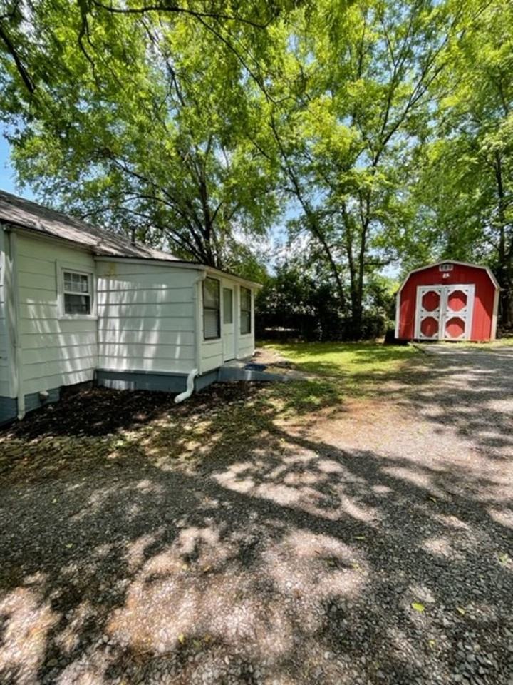 1208 Mcarthur Rd - Photo 4 of 16