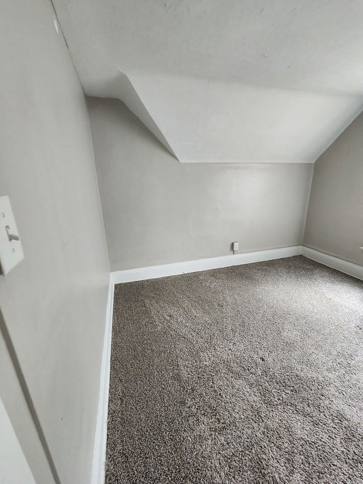 2623 Hampshire Rd 3rd Fl - Photo 6 of 23