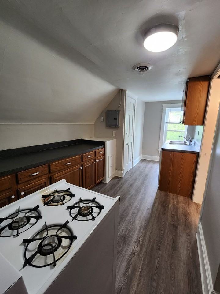 2623 Hampshire Rd 3rd Fl - Photo 7 of 23