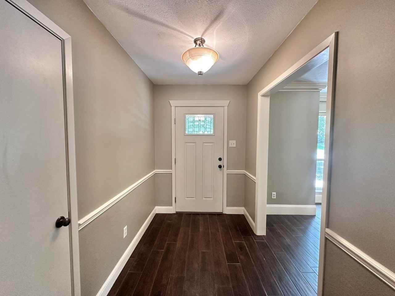 1105 Wimbledon Dr - Photo 2 of 32