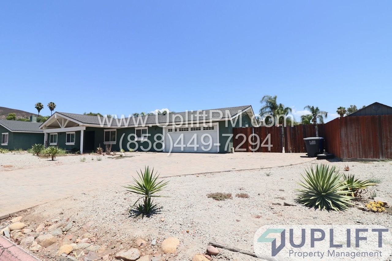 16715 Arena Dr - Photo 2 of 25