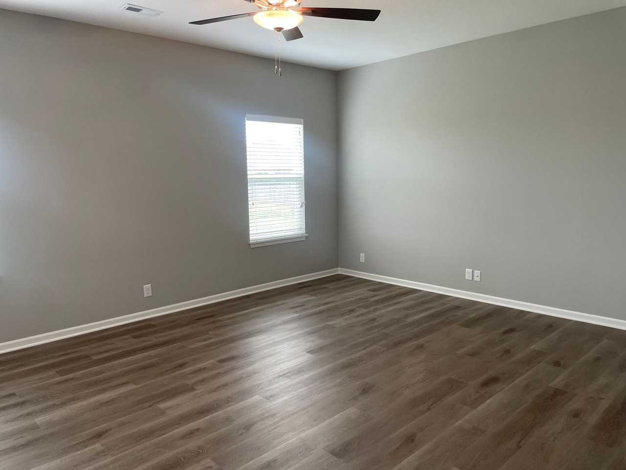 9123 Sw 2nd St - Photo 4 of 16
