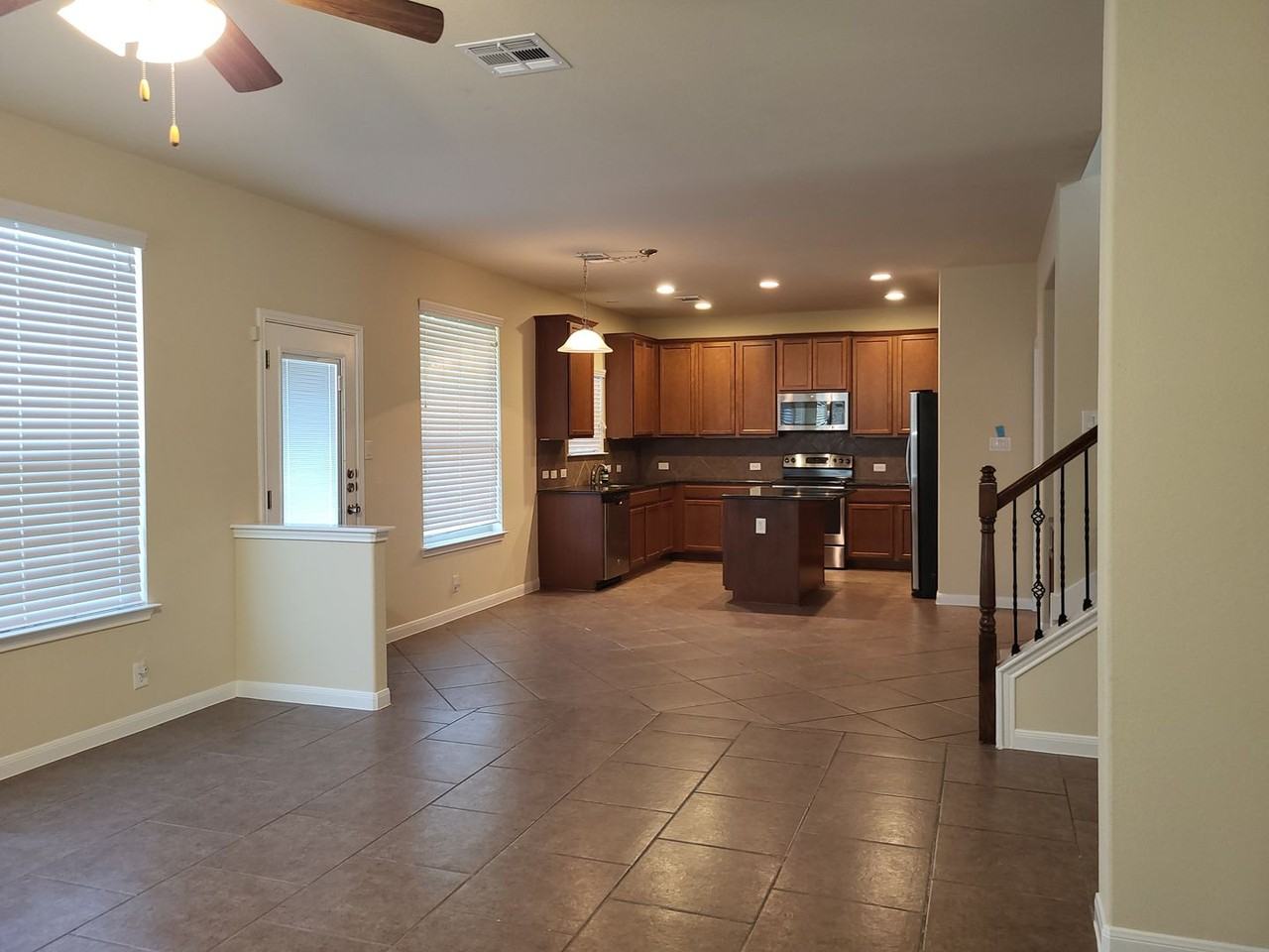 17802 Linkview Dr - Photo 3 of 12