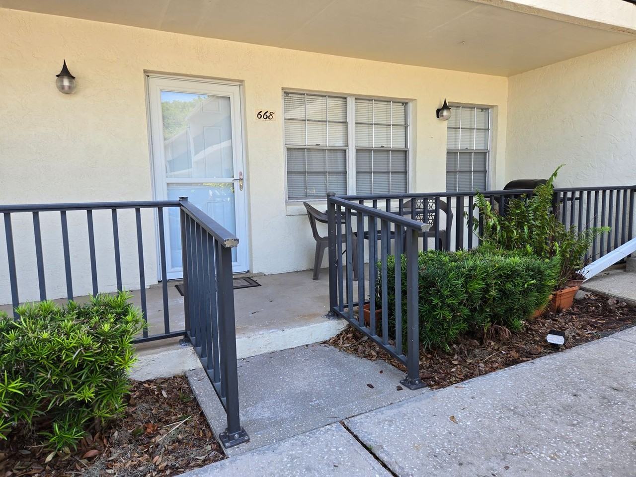 668 W Osceola St - Photo 3 of 27