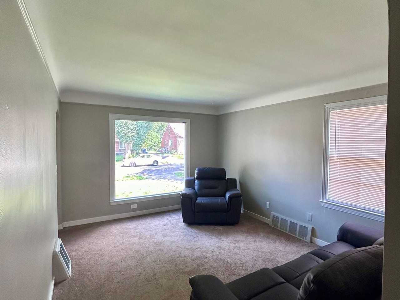 16183 Dale St - Photo 6 of 21