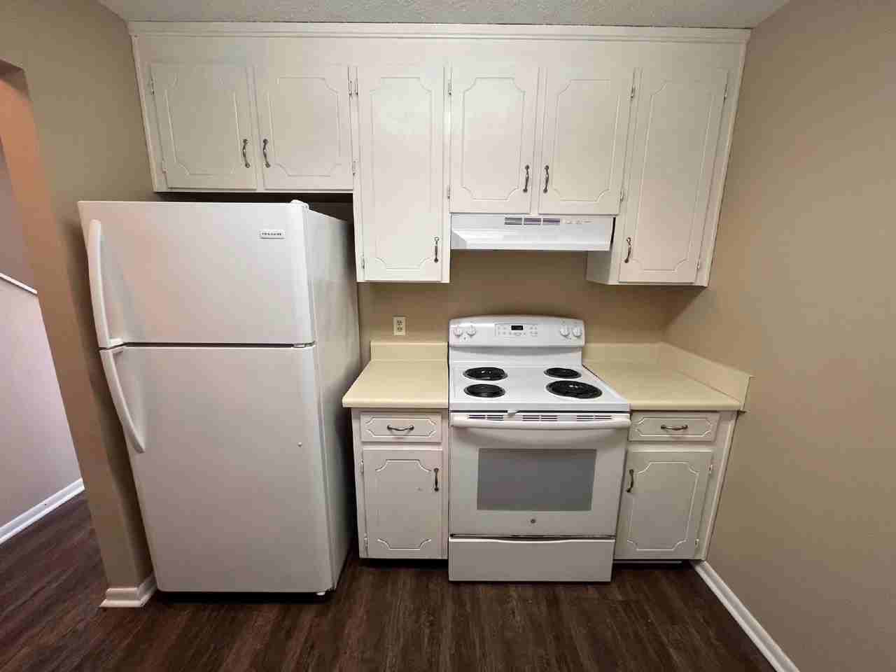 121 Candlebrook Dr - Photo 4 of 10