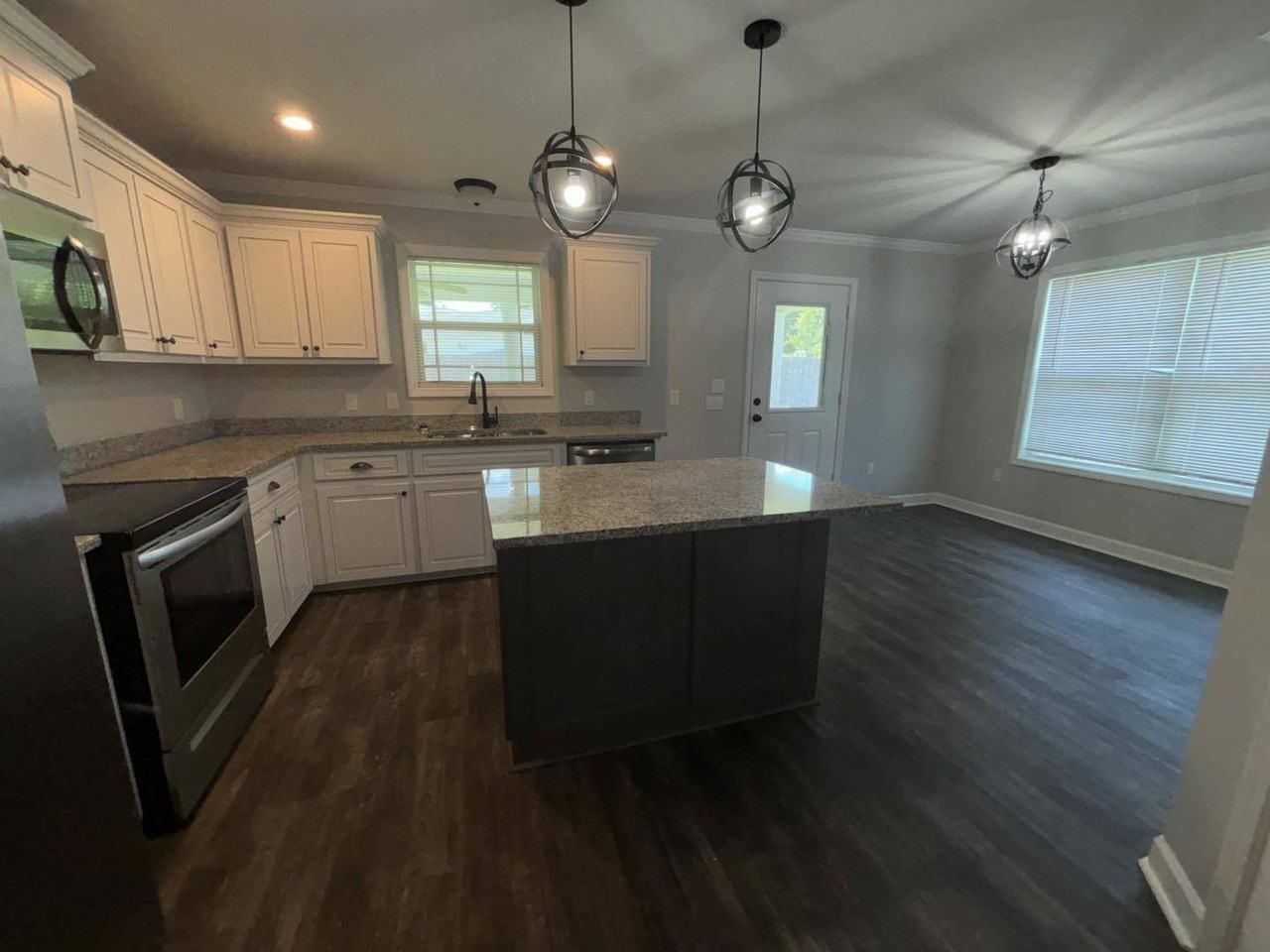 380 Joe Walding Dr - Photo 2 of 11