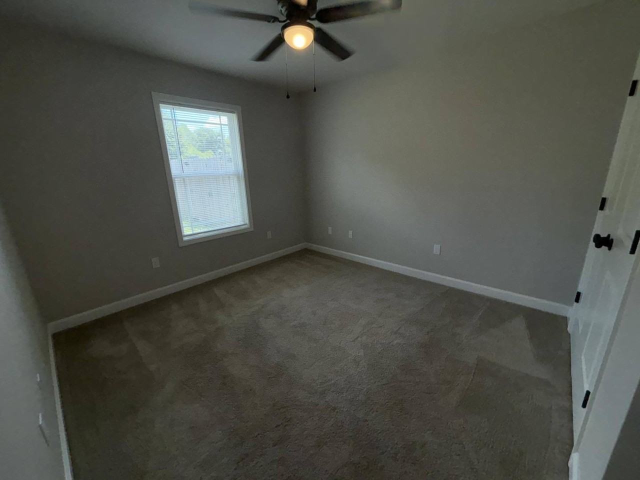 380 Joe Walding Dr - Photo 5 of 11
