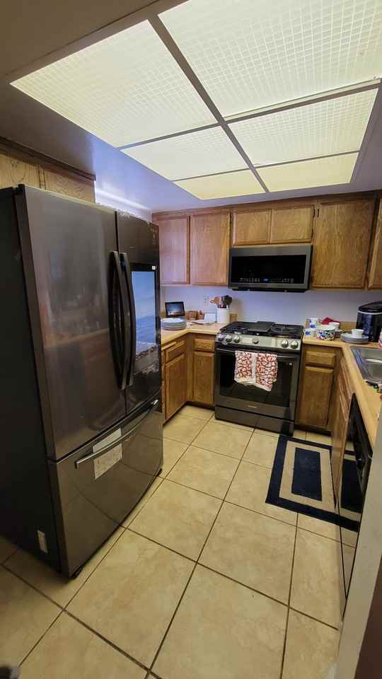 1113 W Cypress Ave - Photo 3 of 8