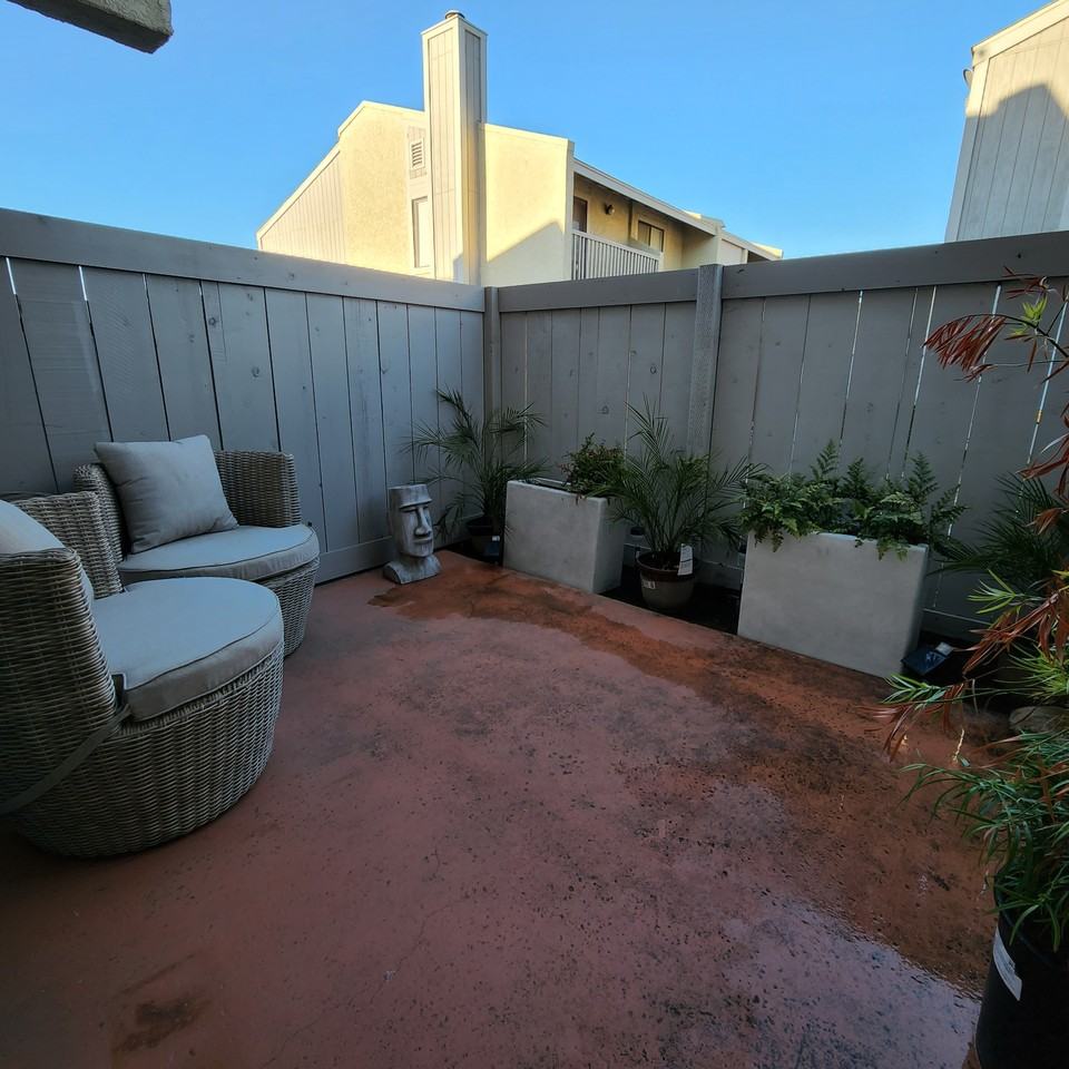1113 W Cypress Ave - Photo 4 of 8
