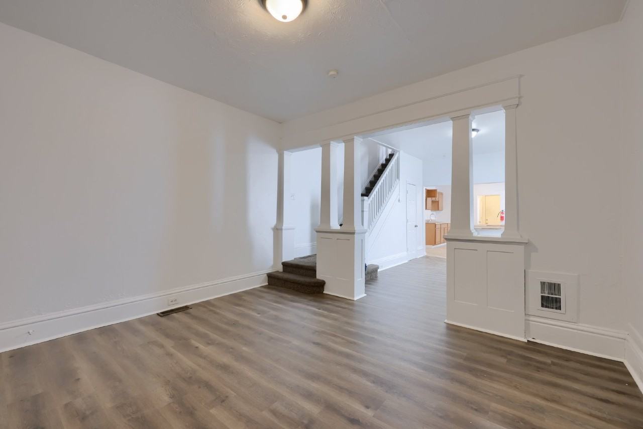 1626 Park St - Photo 6 of 23