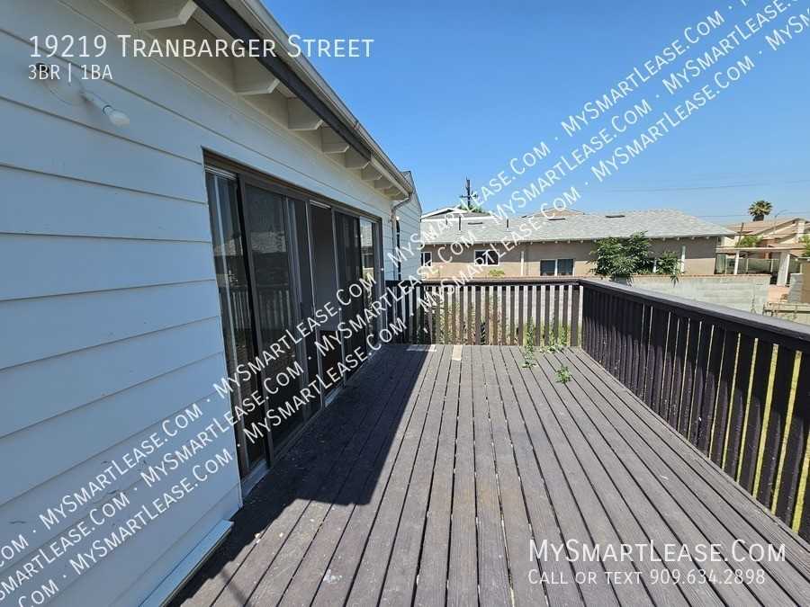 19219 Tranbarger St - Photo 3 of 11