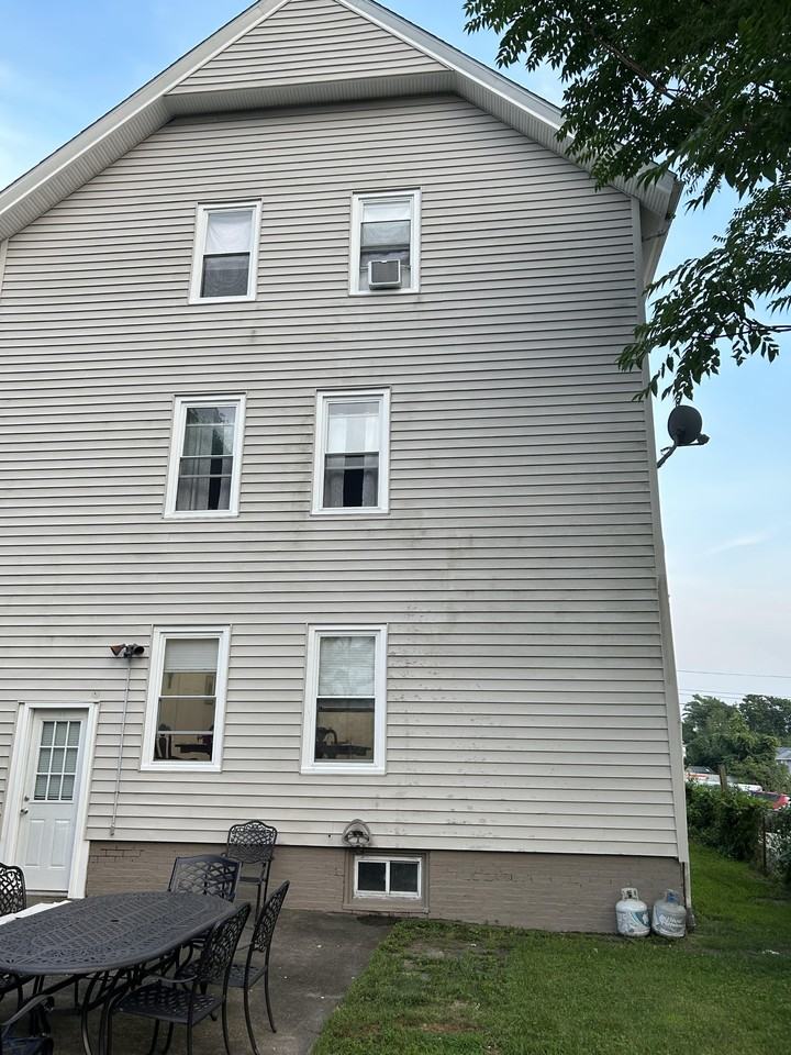 36 Woodland St #3rdFL - Photo 6 of 17