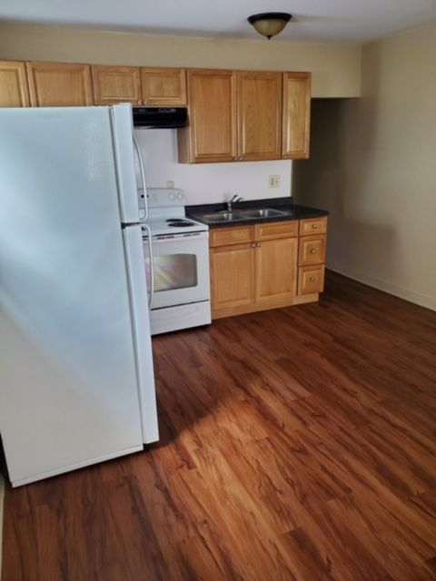 432 S Franklin St #7 - Photo 3 of 14