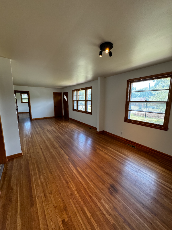 219 Jacksonian Drive - Photo 4 of 18