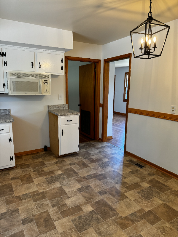 219 Jacksonian Drive - Photo 5 of 18