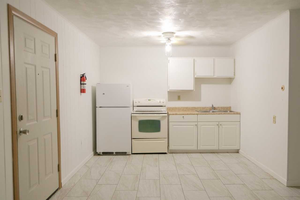 988 Cross Street - Photo 2 of 17