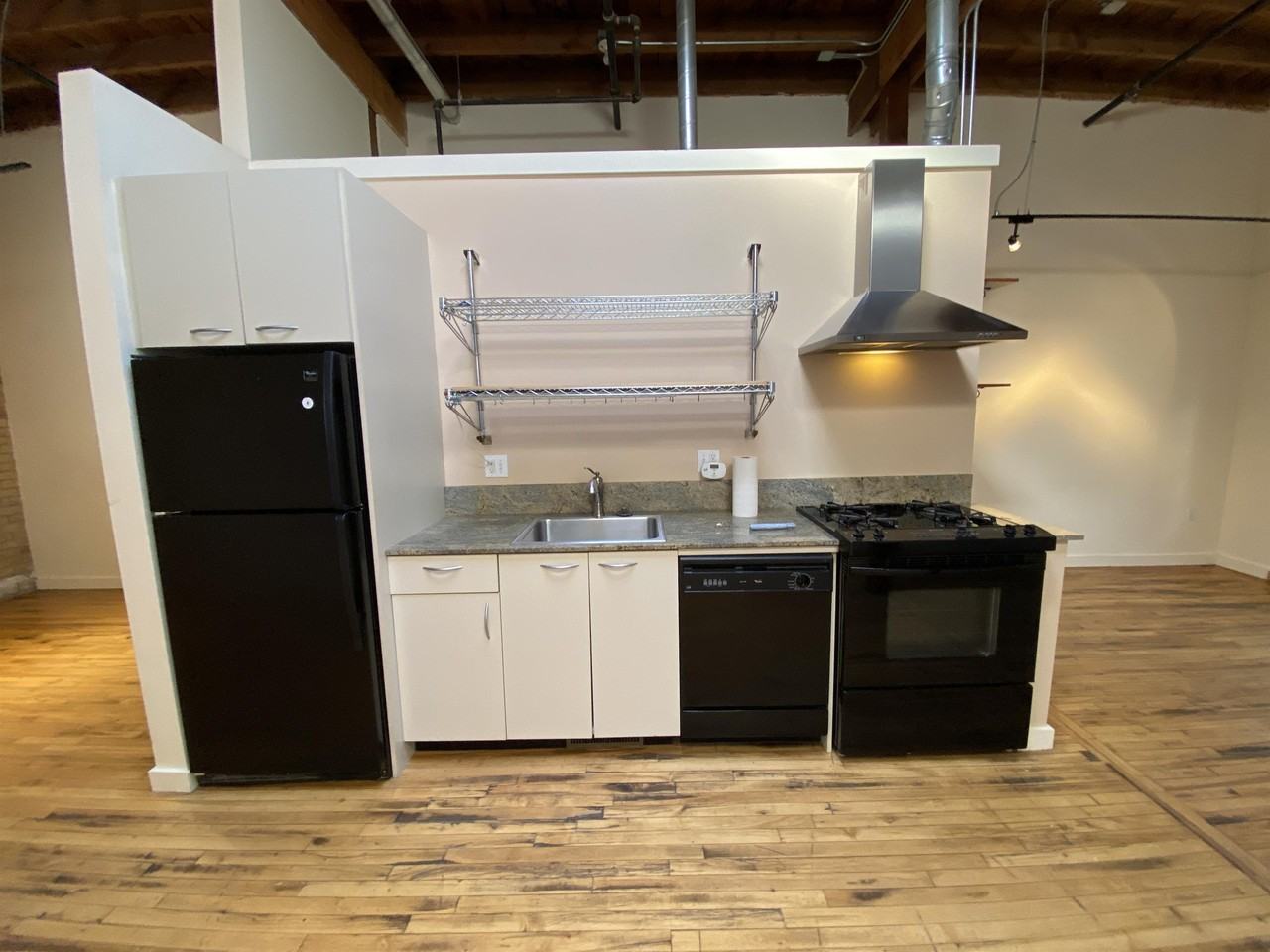 346 West Pierpont Avenue - Photo 2 of 11