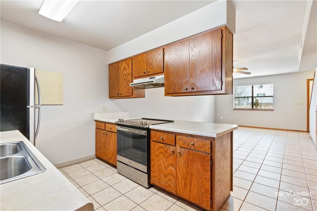 250 N Madison Street - Photo 3 of 15