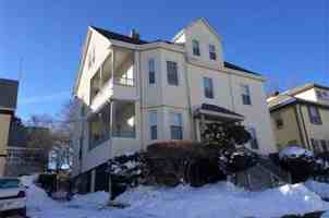 featured image of 27 Becket St