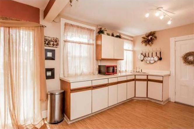 27 Becket St - Photo 3 of 50