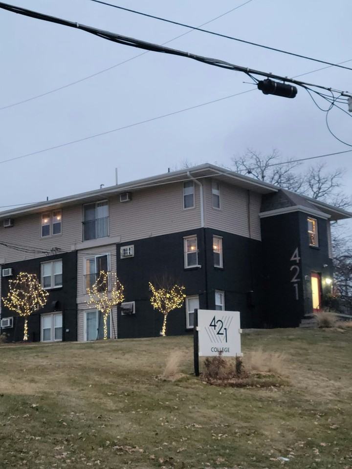 421 College Avenue, Unit 106 - Photo 3 of 15